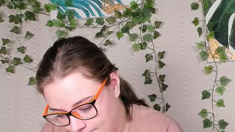 Snapshot of seductive_she_wolf chatting on October 19, 10:06 am seductive_she_wolf online show from October 19, 10:06 am