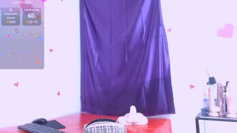 Estefany online show from January 11, 1:49 pm