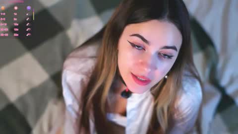 Snapshot of seeeyoubaby chatting on October 23, 5:52 pm Slavia online show from October 23, 5:52 pm