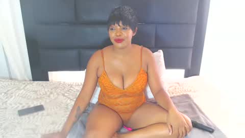 Snapshot of selamolelaminnah chatting on January 4, 12:38 pm selamolelaminnah online show from January 4, 12:38 pm