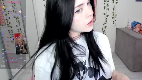 Snapshot of selena___cute chatting on February 7, 4:48 am Selena online show from February 7, 4:48 am