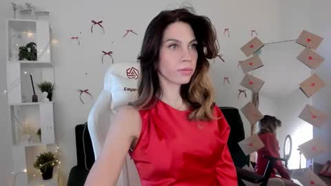 Snapshot of selena_rase chatting on February 14, 8:31 am Selena online show from February 14, 8:31 am