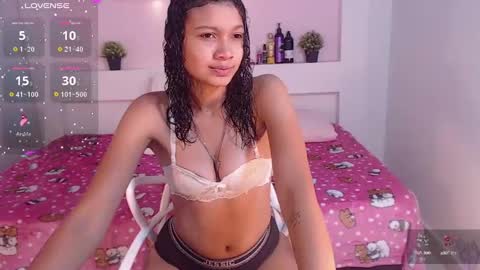 Snapshot of selenafox6 chatting on February 2, 3:54 am selenafox6 online show from February 2, 3:54 am