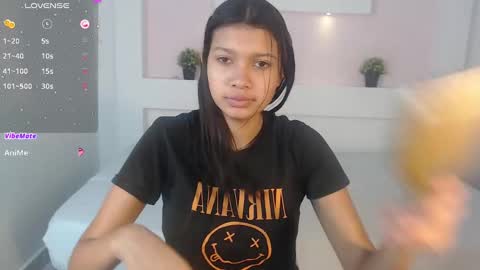 Snapshot of selenafox6 chatting on February 10, 12:29 pm selenafox6 online show from February 10, 12:29 pm