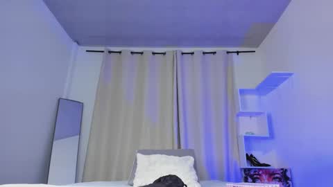 selenafox online show from September 30, 1:44 am