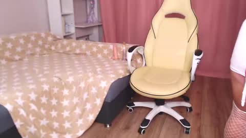 Snapshot of selenallen chatting on October 4, 5:50 pm Selena online show from October 4, 5:50 pm