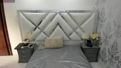 Selena reyess online show from December 22, 12:08 pm