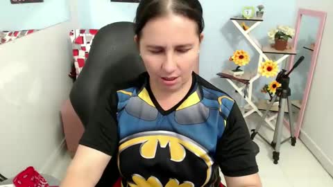 Snapshot of selene_mom chatting on September 13, 1:41 pm selene online show from September 13, 1:41 pm