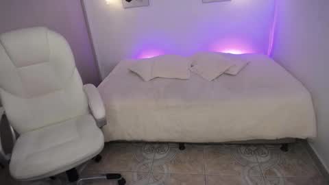 selene_rouse_ online show from December 14, 11:21 pm