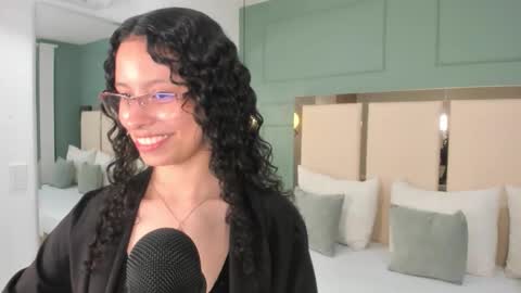 Snapshot of selene_rousse chatting on September 16, 3:03 am Selene Rousse online show from September 16, 3:03 am
