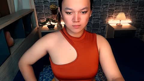 Snapshot of selenesantiago chatting on January 4, 5:27 am joan online show from January 4, 5:27 am