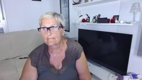 Selenna online show from June 7, 4:47 pm