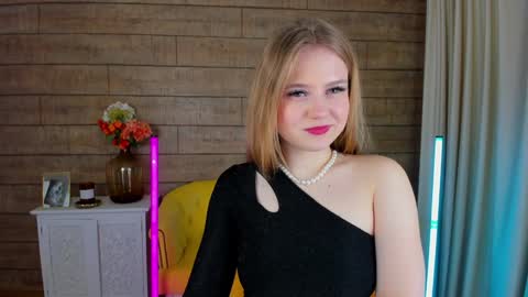 SelinSwarovski online show from February 4, 3:22 am