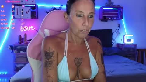 Selvaggia Del Caribe online show from December 5, 4:23 pm