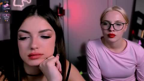 Snapshot of sendi_cais chatting on October 17, 2:20 pm Sendi online show from October 17, 2:20 pm