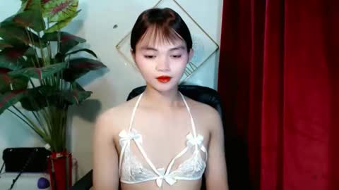 sensational_yeng online show from October 13, 12:41 pm