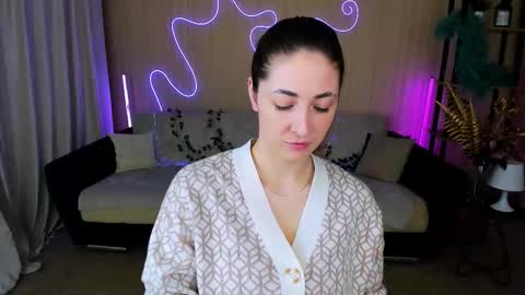 Snapshot of sensitiveheartt chatting on September 24, 8:08 pm sensitiveheartt online show from September 24, 8:08 pm