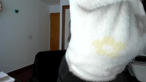 Samantha -  online show from April 8, 5:48 pm