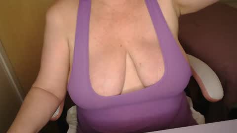 Snapshot of sensual_cris chatting on October 7, 2:21 pm CRIS online show from October 7, 2:21 pm