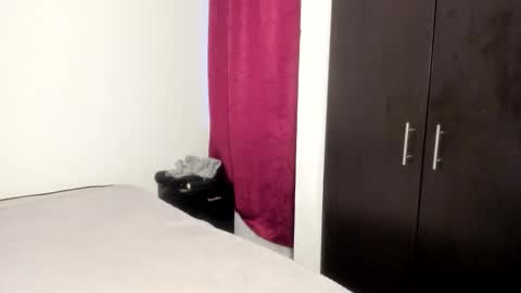 sensual_skinny online show from October 17, 10:46 pm