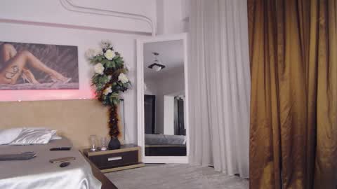Hallie online show from December 6, 5:11 pm