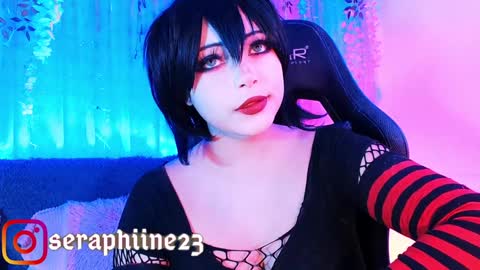Snapshot of seraphine23_ chatting on December 11, 3:45 am seraphine online show from December 11, 3:45 am