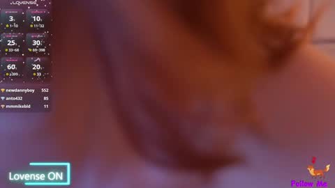 Snapshot of serena_bennet chatting on December 7, 6:37 pm Serena online show from December 7, 6:37 pm