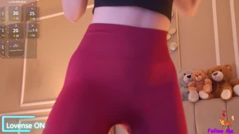 Snapshot of serena_bennet chatting on December 14, 7:36 pm Serena online show from December 14, 7:36 pm