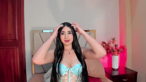 Snapshot of serenaaveline chatting on October 25, 1:46 am serenaaveline online show from October 25, 1:46 am