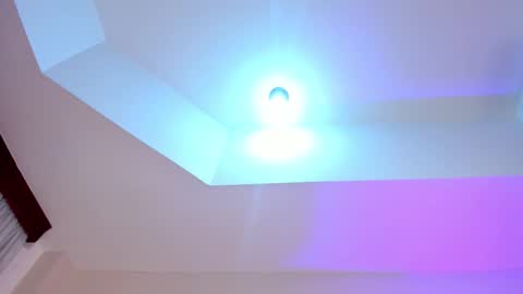 Snapshot of serenaaveline chatting on October 22, 12:15 am serenaaveline online show from October 22, 12:15 am