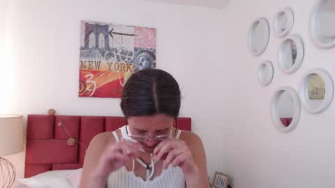 sereneclarks_ online show from January 20, 1:53 pm