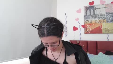 sereneclarks_ online show from September 10, 1:44 pm