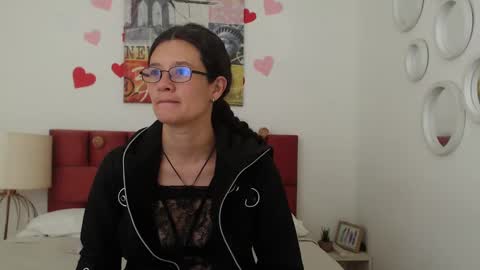 sereneclarks_ online show from March 4, 12:33 pm