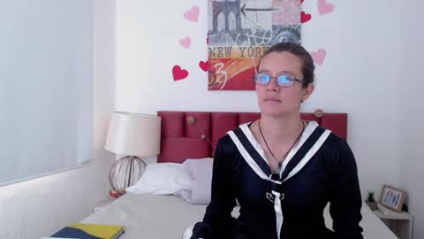 sereneclarks_ online show from March 10, 12:28 pm