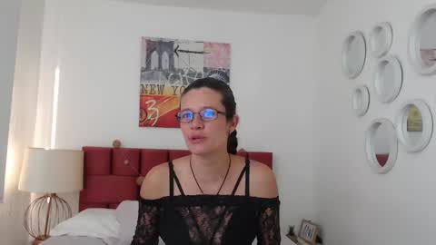 sereneclarks_ online show from January 30, 12:16 pm