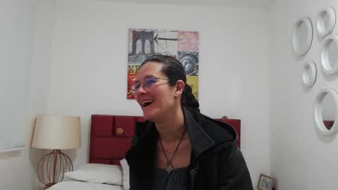 sereneclarks_ online show from December 30, 12:20 pm