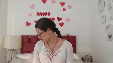 sereneclarks_ online show from February 28, 12:31 pm