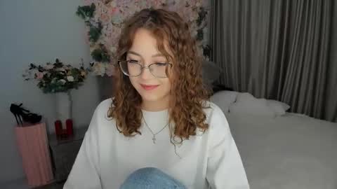 Snapshot of sereneflame chatting on September 25, 5:22 pm Ophelia online show from September 25, 5:22 pm