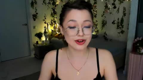 Ophelia online show from April 15, 7:58 pm