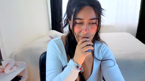 Snapshot of serenna_se chatting on September 30, 8:35 pm Serenna Cruz online show from September 30, 8:35 pm