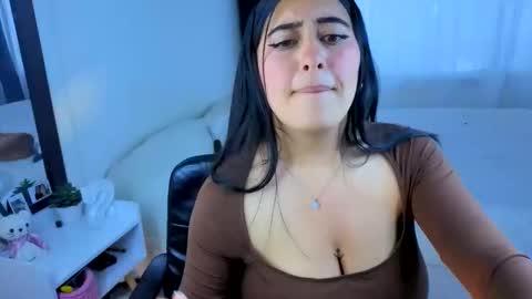 Snapshot of serenna_se chatting on October 4, 10:25 pm Serenna Cruz online show from October 4, 10:25 pm