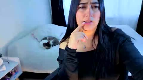 Snapshot of serenna_se chatting on October 17, 9:18 pm Serenna Cruz online show from October 17, 9:18 pm