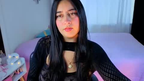 Serenna Cruz online show from November 20, 8:43 pm