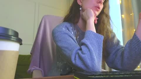 Hey Guys and Girls non-binary personalities  Im Sereta online show from December 17, 10:23 am