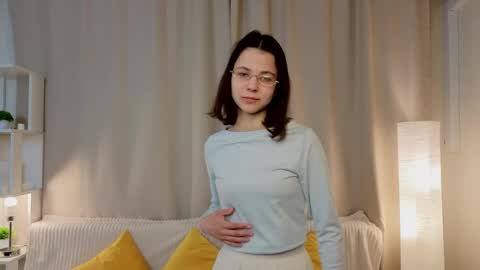 Melissa online show from April 21, 7:21 pm