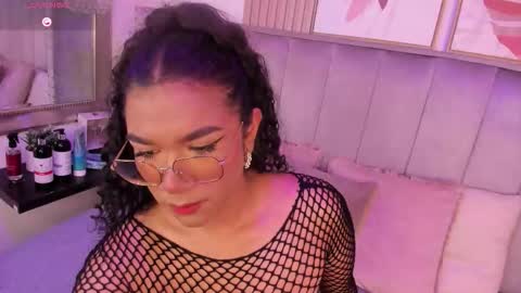 Snapshot of seshat_hitt chatting on October 28, 3:34 am seshat_hitt online show from October 28, 3:34 am