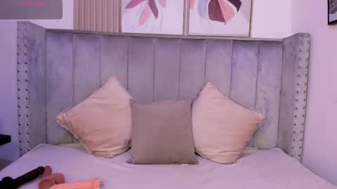 Snapshot of seshat_hitt chatting on September 23, 2:54 am seshat_hitt online show from September 23, 2:54 am