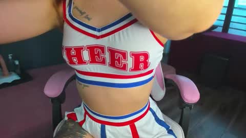 Snapshot of seven_sinsss chatting on October 28, 5:46 am seven_sinsss online show from October 28, 5:46 am