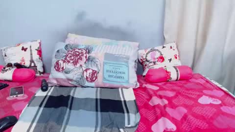 Snapshot of sexiebootyjoyxx chatting on February 19, 8:22 am sexiebootyjoyxx online show from February 19, 8:22 am