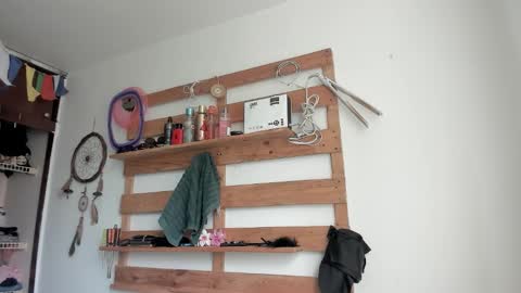         online show from February 18, 4:50 pm